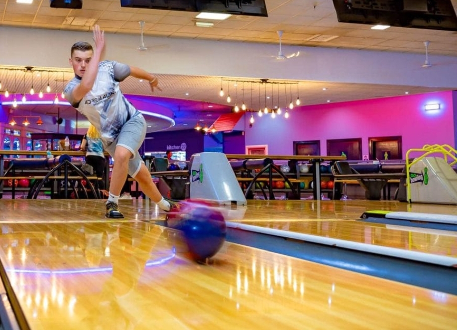 🎳 Unlimited Friday Night Bowling in Dunstable at GoBowling, Grove Park, Court Drive,
Dunstable, Bedfordshire LU5 4JD | Adults, Advance Booking, Date Idea, Entertainment, Food/Drink, Fun, Indoor, Music, Nightlife, Rainy Days, Social, Teens | Suitable for: Parking Onsite, Toilets, Family 🎳 Unlimited Friday Night Bowling in Dunstable - Event Image 2 May 16, 2025