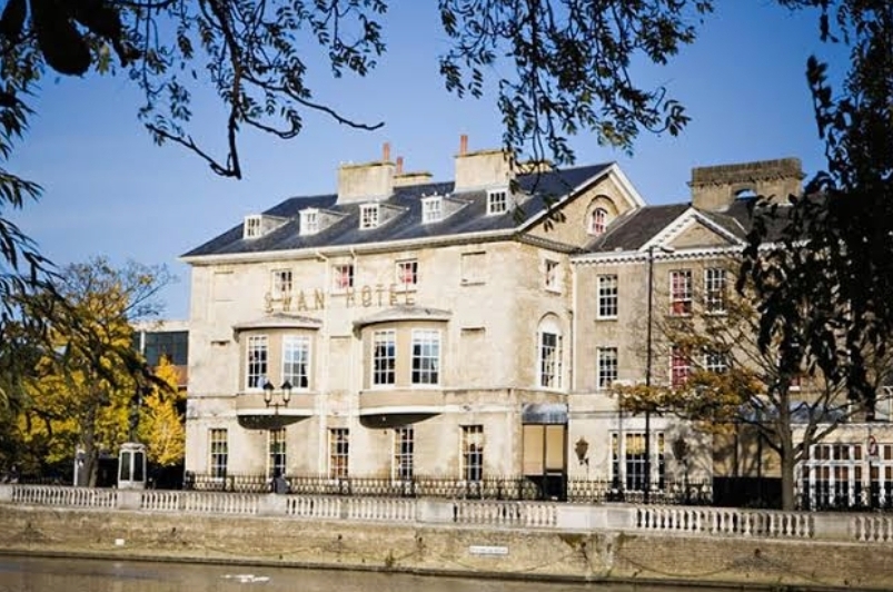 🤭 Charity Comedy Night at Bedford Swan Hotel & Thermal Spa - Event Image 2 November 01, 2024 07:00 PM
