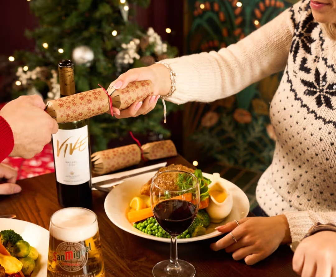 🧑‍🎄 Christmas Dinner at The Market Cross in Dunstable  - Event Image 4 December 25, 2024 