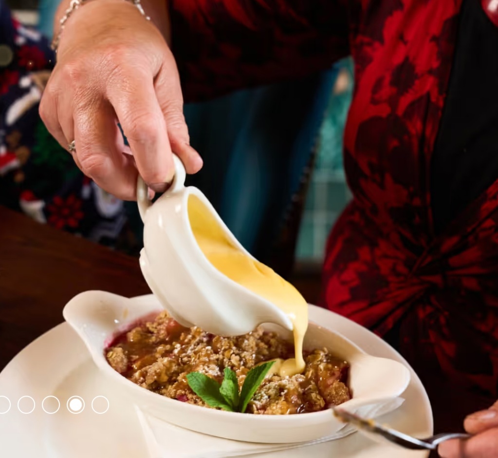 🧑‍🎄 Christmas Dinner at The Market Cross in Dunstable  - Event Image 6 December 25, 2024 