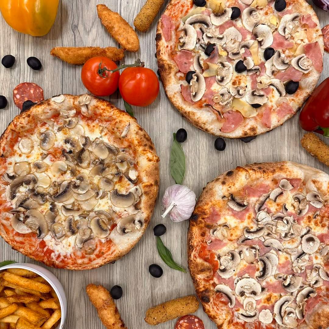 🍕🥂 Christmas Bottomless Pizza, Prosecco and Wine night in Leighton Buzzard - Event Image 2 December 13, 2024 