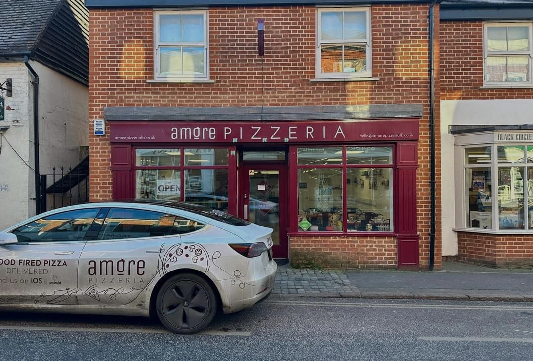 🍕🥂 Christmas Bottomless Pizza, Prosecco and Wine night in Leighton Buzzard - Event Image 3 December 13, 2024 