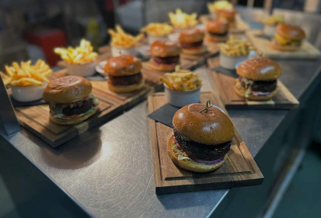 💥 25% Off Burger Banger Menu at The Red Lion in Milton Bryan - Event Image 2 November 07, 2024 
