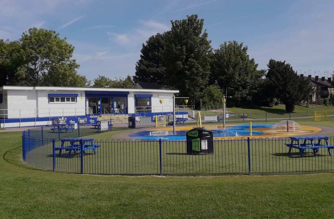 🎨 OPAL ART CLUB IN DUNSTABLE (Ages 5-13) at
Bennett's Splash Park & Splashside Café, Bennett's Recreation Ground, Dunstable, Bedfordshire LU6 3DE
| Advance Booking, Creative, Education, Fun, Kids, Social, Teens, Ticket Event, Scenic, Christmas | Suitable for: Children, Toilets 🎨 OPAL ART CLUB IN DUNSTABLE (Ages 5-13) - Event Image 2 November 09, 2024 10:00 AM