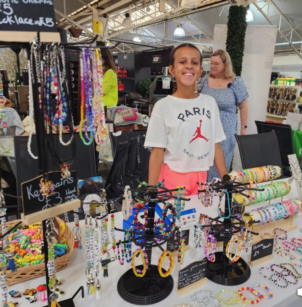 🎄Christmas Gift & Craft Fair of around 100 stalls! In Bedford at John Bunyan Sports Centre, Mile Rd, Bedford, MK42 9TS | Adults, Craft Fair, Family, Food/Drink, Indoor, Kids, Seasonal, Creative, Tickets, Christmas | Suitable for: Children, Family, Free Parking, Toilets 🎄Christmas Gift & Craft Fair of around 100 stalls! In Bedford - Event Image 5 December 08, 2024 11:00 AM