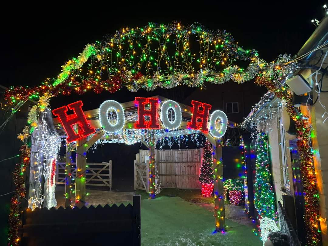 💖 Paul & Anne's Christmas Light Display in Broom 2024 at Kings Road, Broom, SG18 9NA | Adults, Annual, Attractions, Baby/Toddlers, Charity, Christmas, Family, Free, Fun, Kids, Low Cost, Outdoor, Seasonal | Suitable for: Children, Family 💖 Paul & Anne's Christmas Light Display in Broom 2024 - Event Image 2 December 08, 2024 05:00 PM