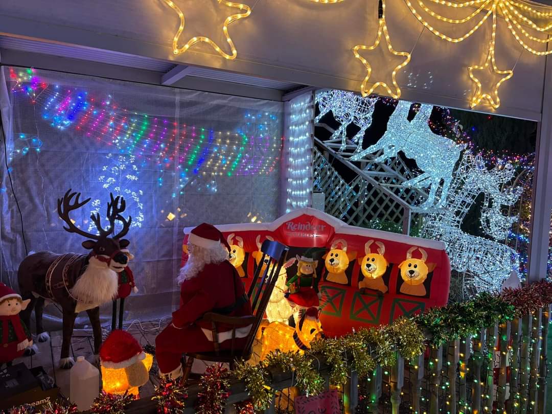 💖 Paul & Anne's Christmas Light Display in Broom 2024 at Kings Road, Broom, SG18 9NA | Adults, Annual, Attractions, Baby/Toddlers, Charity, Christmas, Family, Free, Fun, Kids, Low Cost, Outdoor, Seasonal | Suitable for: Children, Family 💖 Paul & Anne's Christmas Light Display in Broom 2024 - Event Image 5 December 08, 2024 05:00 PM