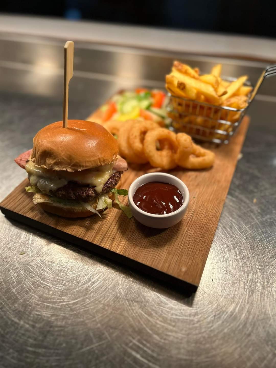 🍲 Kazmicks Carvery in Dunstable at Kazmicks, 1-3 Broadwalk, Dunstable,
Bedfordshire, LU5 4RH | Adults, Advance Booking, Food/Drink, Indoor, Outdoor | Suitable for: Accessible, Family, Toilets 🍲 Kazmicks Carvery in Dunstable - Event Image 5 November 17, 2024 01:00 PM