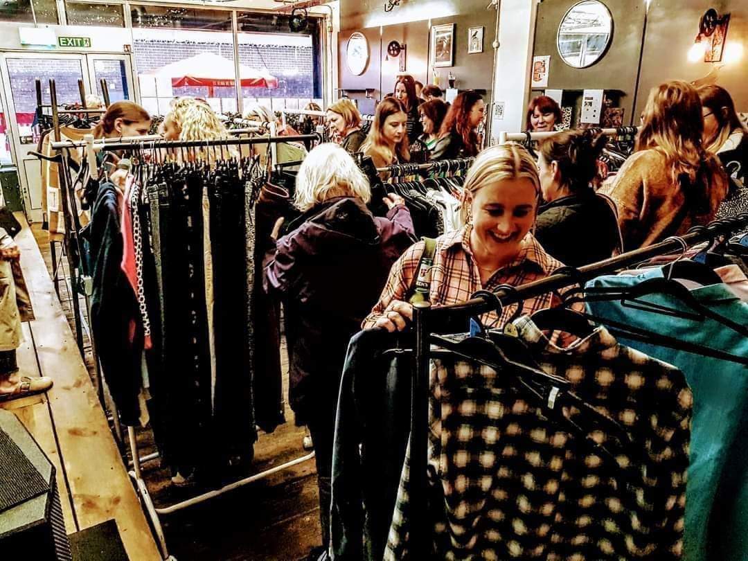 👗 The Crooked Bar Clothes Swish in Leighton Buzzard - Event Image 5 November 21, 2024 