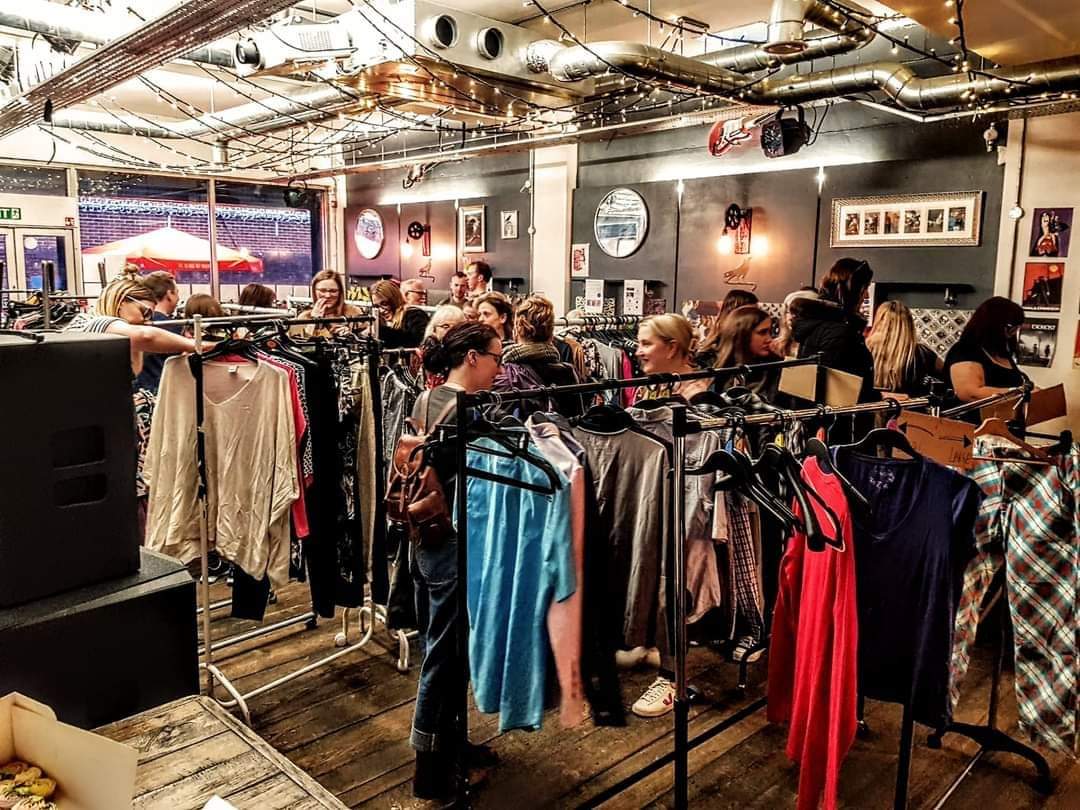 👗 The Crooked Bar Clothes Swish in Leighton Buzzard - Event Image 7 November 21, 2024 