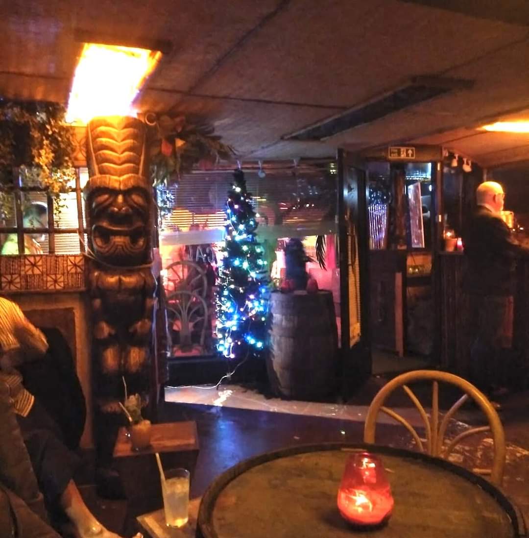 🎸🎄 UKE CAROLS AT OLLIE VEES TIKI LOUNGE 2024 - Event Image 2 December 19, 2024 05:00 PM