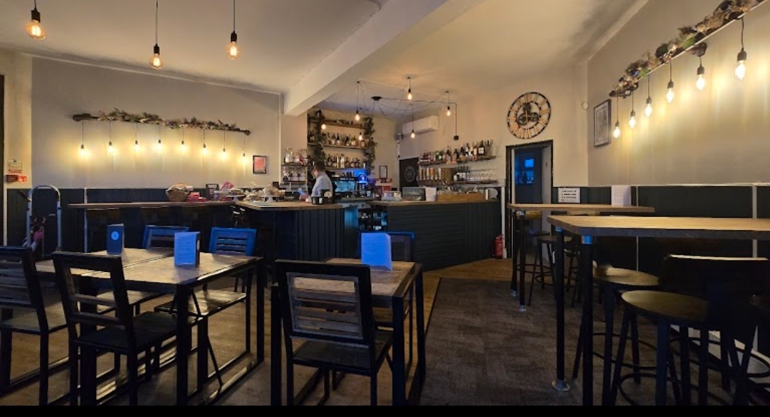 🥂 🧑‍🎄 Free bubbly Christmas Day 2024 at The Roundabout Coffee and Bar in Henlow Camp   - Event Image 2 December 25, 2024 11:00 AM