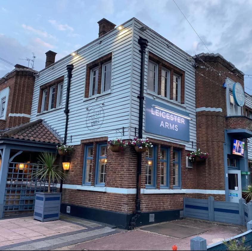 🎅 FREE CHRISTMAS KIDZ PARTY AT THE LEICESTER ARMS IN LUTON 2024! - Event Image 2 December 15, 2024 12:00 PM