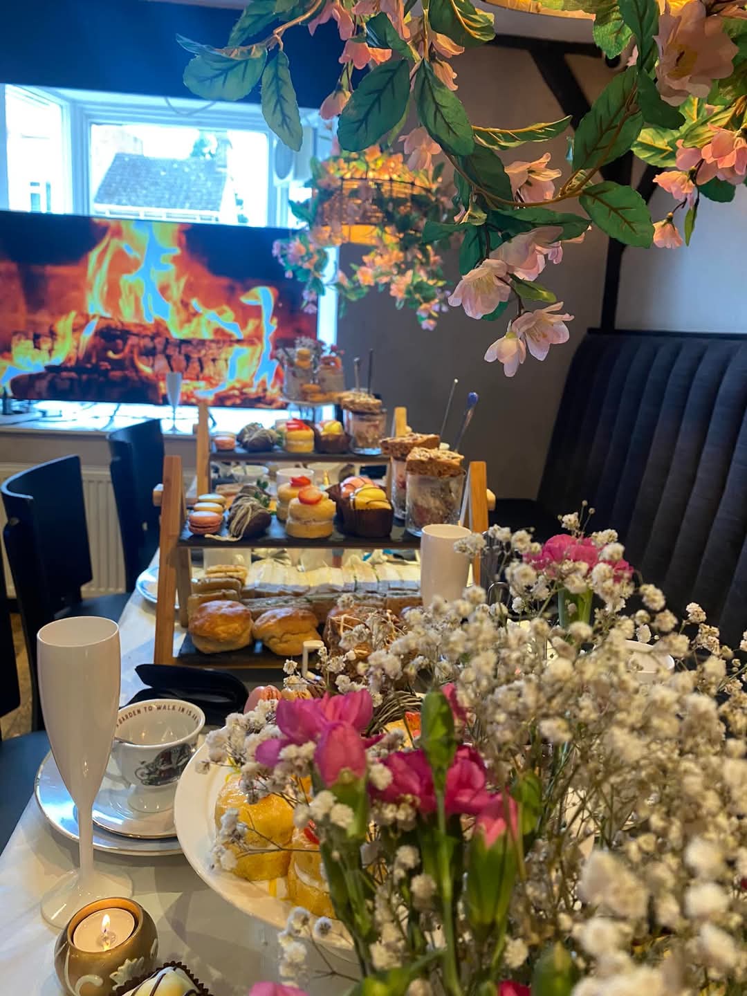 🌷☕️ Afternoon Tea for Mother’s Day at The White Swan in Dunstable - Event Image 4 March 29, 2025 