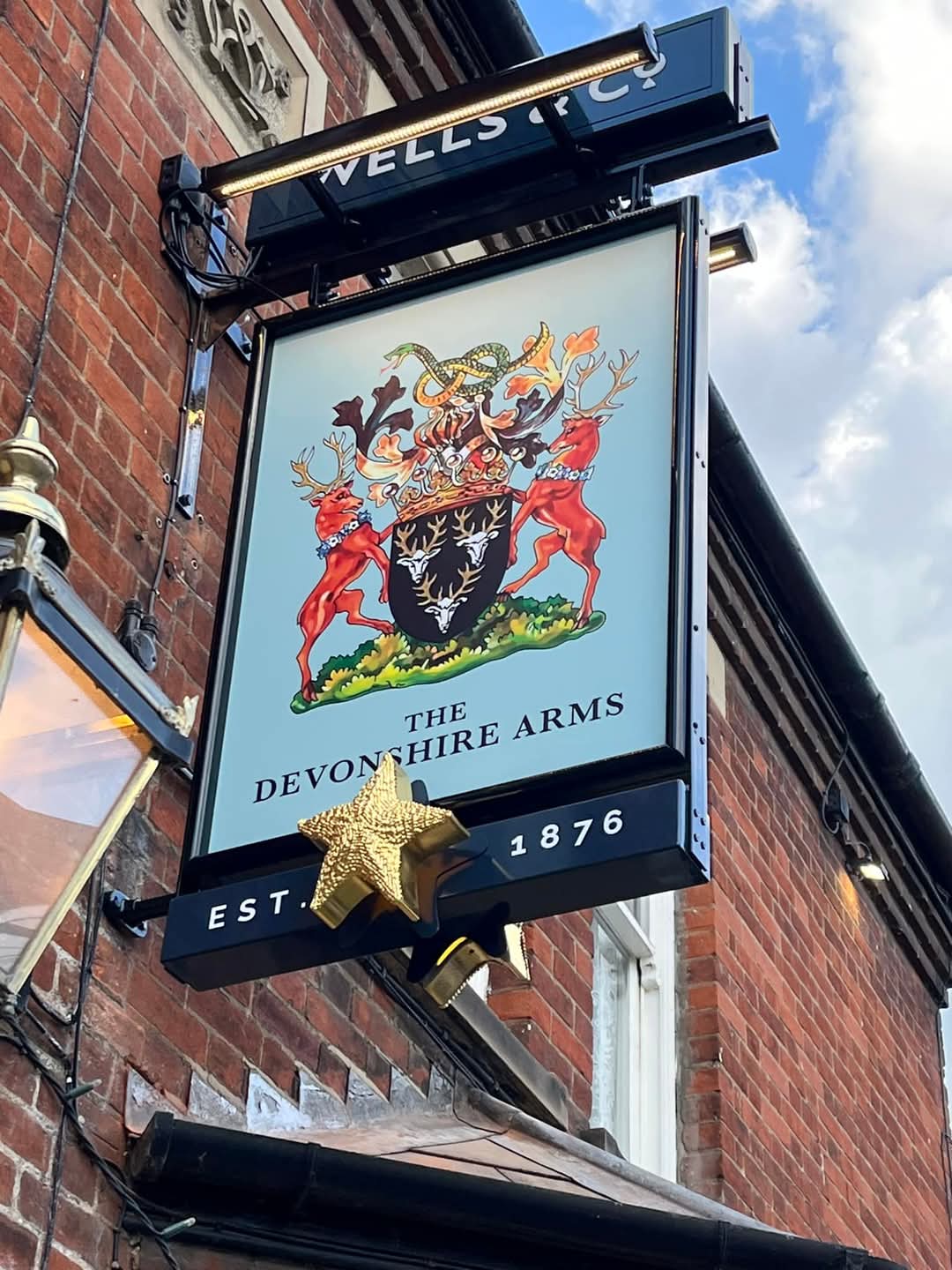 🪕 Duzzy Avocado play The Devy at The Devonshire Arms in Bedford at The Devonshire Arms 32 Dudley Street, MK40 3TB Bedford | Adults, Entertainment, Food/Drink, Free Entry, Fun, Indoor, Music, Nightlife | Suitable for: Adults Only, Toilets 🪕 Duzzy Avocado play The Devy at The Devonshire Arms in Bedford - Event Image 4 January 11, 2025 08:00 PM