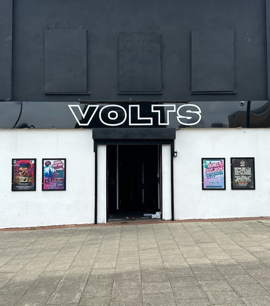 🎧 FUTURE OPEN DECKS COMMUNITY 🎧 SHOWCASE - FREE RAVE FRIDAY IN HEMEL HEMPSTEAD at Volts Nightclub, 4 Waterhouse St, Hemel Hempstead HP1 1ET | Adults, Food/Drink, Free Entry, Indoor, Music, Nightlife | Suitable for: Adults Only, Toilets 🎧 FUTURE OPEN DECKS COMMUNITY 🎧 SHOWCASE - FREE RAVE FRIDAY IN HEMEL HEMPSTEAD - Event Image 2 January 10, 2025 08:00 PM