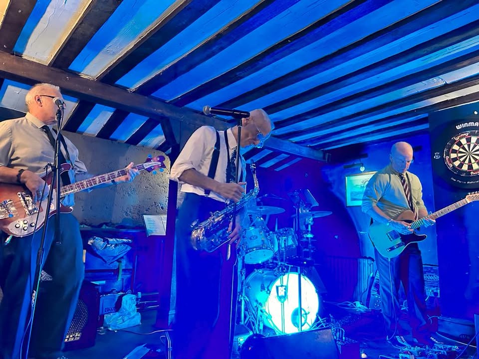 🎤 FREE ENTRY - Phoenix Blues Band at the Waggon and Horses - May 02, 2025 09:00 PM at The Waggon and Horses, 105 Bedford Rd, Barton Le Clay, MK45 4LP