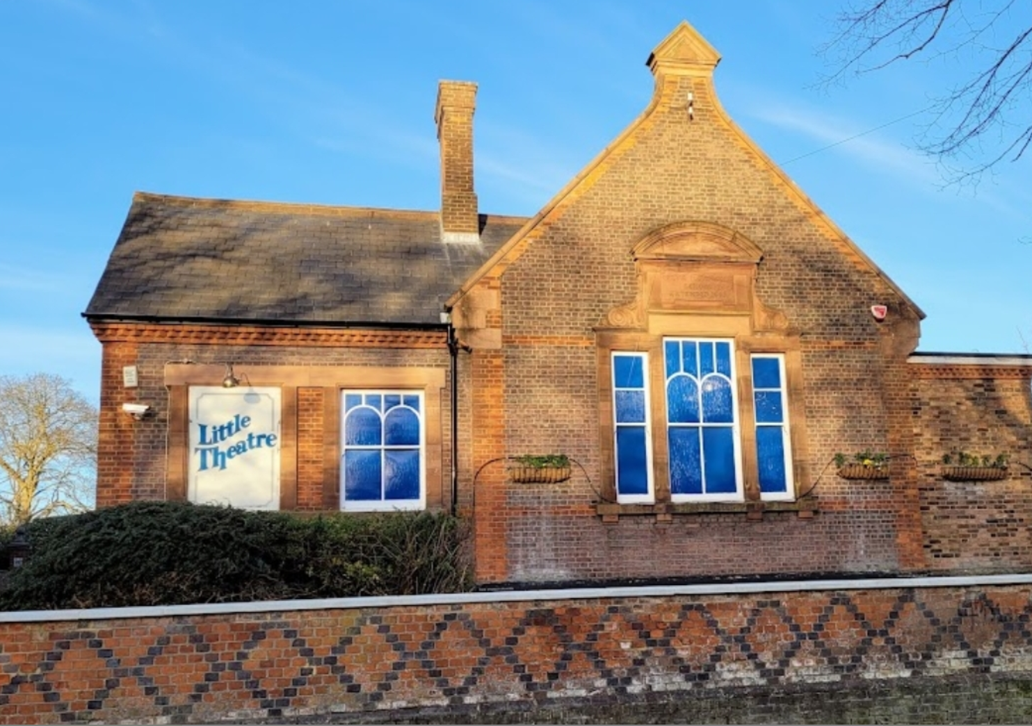 ❄️👑 The Snow Queen 2025 - The Little Theatre, Dunstable at The Little Theatre - Venue Image 1 November 27, 2025 07:45 PM