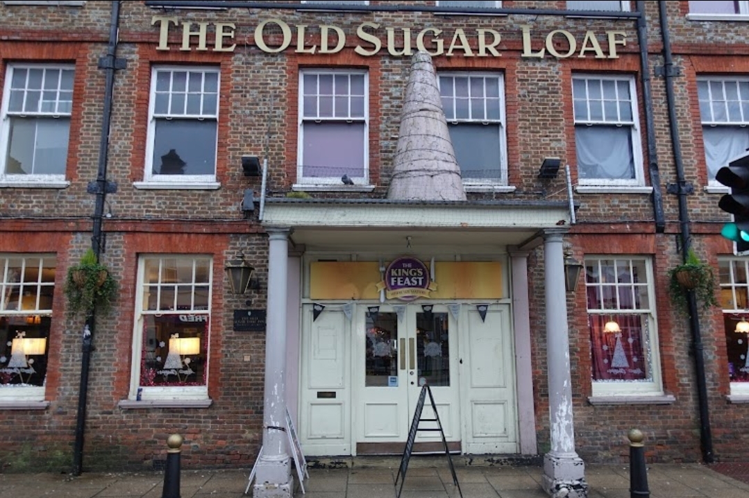 🎶 Party Night at The Old Sugar Loaf in Dunstable at The Old Sugar Loaf, 44 High St N, Dunstable LU6 1LA | Adults, Food/Drink, Indoor, Music, Nightlife | Suitable for: Adults Only, Free Parking, Parking Onsite, Toilets 🎶 Party Night at The Old Sugar Loaf in Dunstable - Event Image 2 January 11, 2025 08:00 PM