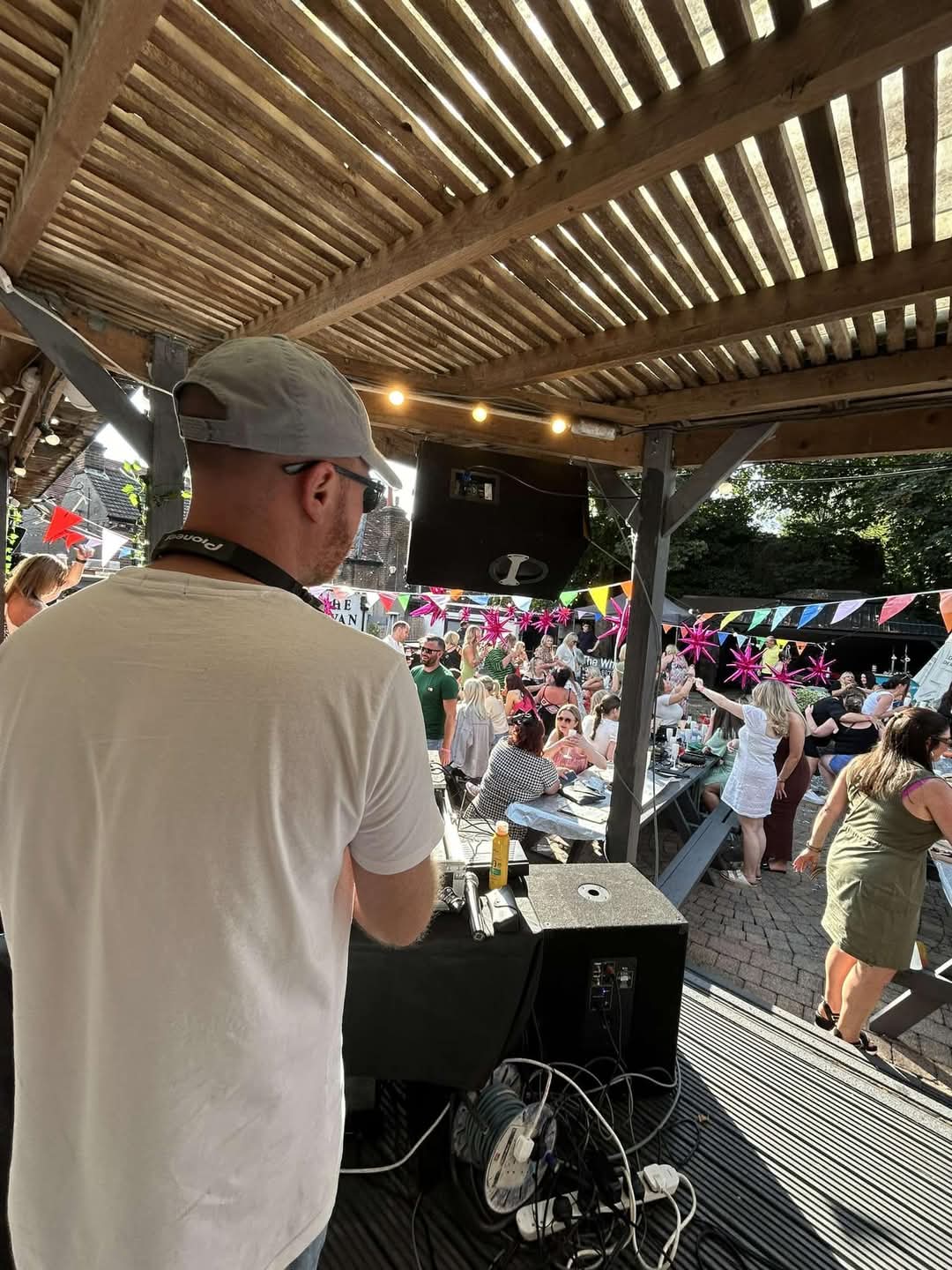 💋 Sandy flaps big brunch 2025! At The White Swan in Dunstable at The White Swan, 91-93 High Street South, Dunstable, LU6 3SF | Adults, Advance Booking, Comedy, Entertainment, Food/Drink, Fun, Music, Outdoor, Social, Ticket Event, Attractions | Suitable for: Adults Only, Toilets 💋 Sandy flaps big brunch 2025! At The White Swan in Dunstable - Event Image 2 July 19, 2025 02:00 PM