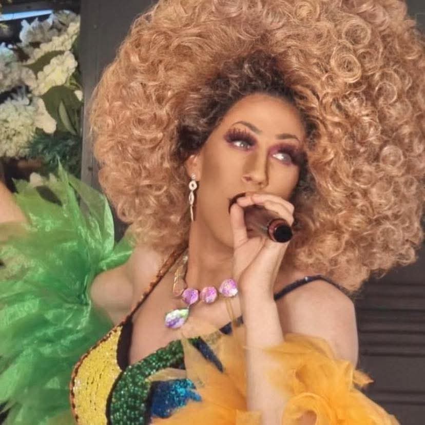 💋 Sandy flaps big brunch 2025! At The White Swan in Dunstable at The White Swan, 91-93 High Street South, Dunstable, LU6 3SF | Adults, Advance Booking, Comedy, Entertainment, Food/Drink, Fun, Music, Outdoor, Social, Ticket Event, Attractions | Suitable for: Adults Only, Toilets 💋 Sandy flaps big brunch 2025! At The White Swan in Dunstable - Event Image 4 July 19, 2025 02:00 PM