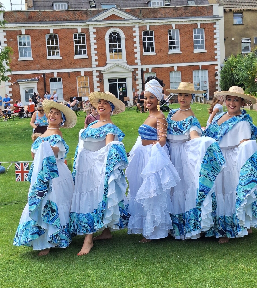 🌎 AROUND THE WORLD 2025 IN DUNSTABLE - FREE ENTRY at Priory Gdns, Church Street, Dunstable, Bedfordshire, LU6 3SU | Adults, Animals, Annual, Attractions, Baby/Toddlers, Creative, Education, Entertainment, Family, Food/Drink, Free Entry, Fun, History & Heritage, Kids, Music, Outdoor | Suitable for: Children, Family, Parking Onsite, Toilets, Accessible 🌎 AROUND THE WORLD 2025 IN DUNSTABLE - FREE ENTRY - Event Image 4 May 17, 2025 10:30 AM