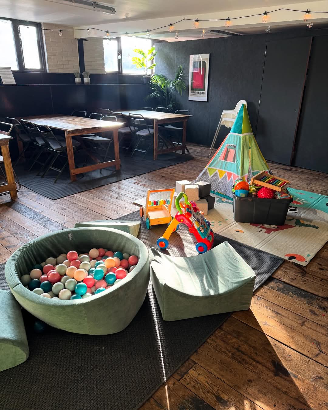 👶☕️ 'FIND' CAFE IN AMPTHILL WITH A SOFT PLAY AREA - Event Image 10 February 23, 2025 09:00 AM