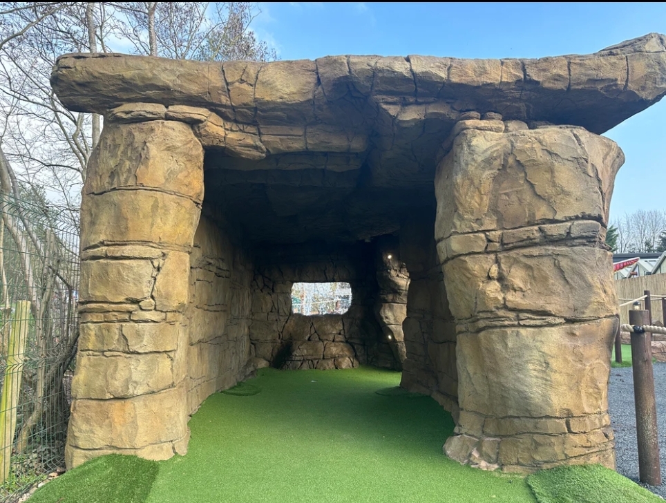 ⛳️ Bermuda Falls Crazy Golf in Henlow - Event Image 3 April 15, 2025 09:00 AM