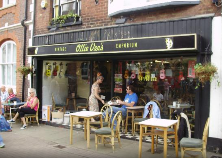 🏍 Hot Rod Sunday Pop Up at Ollie Vees Tiki Lounge, Leighton Buzzard - Event Image 2 April 06, 2025 12:00 PM