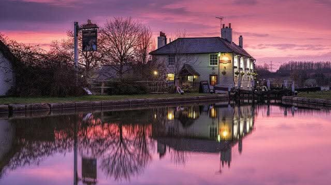 🕯🎤 Heidi Browne - The Bank holiday sessions at The Grove Lock, Leighton Buzzard - Event Image 2 April 20, 2025 06:00 PM