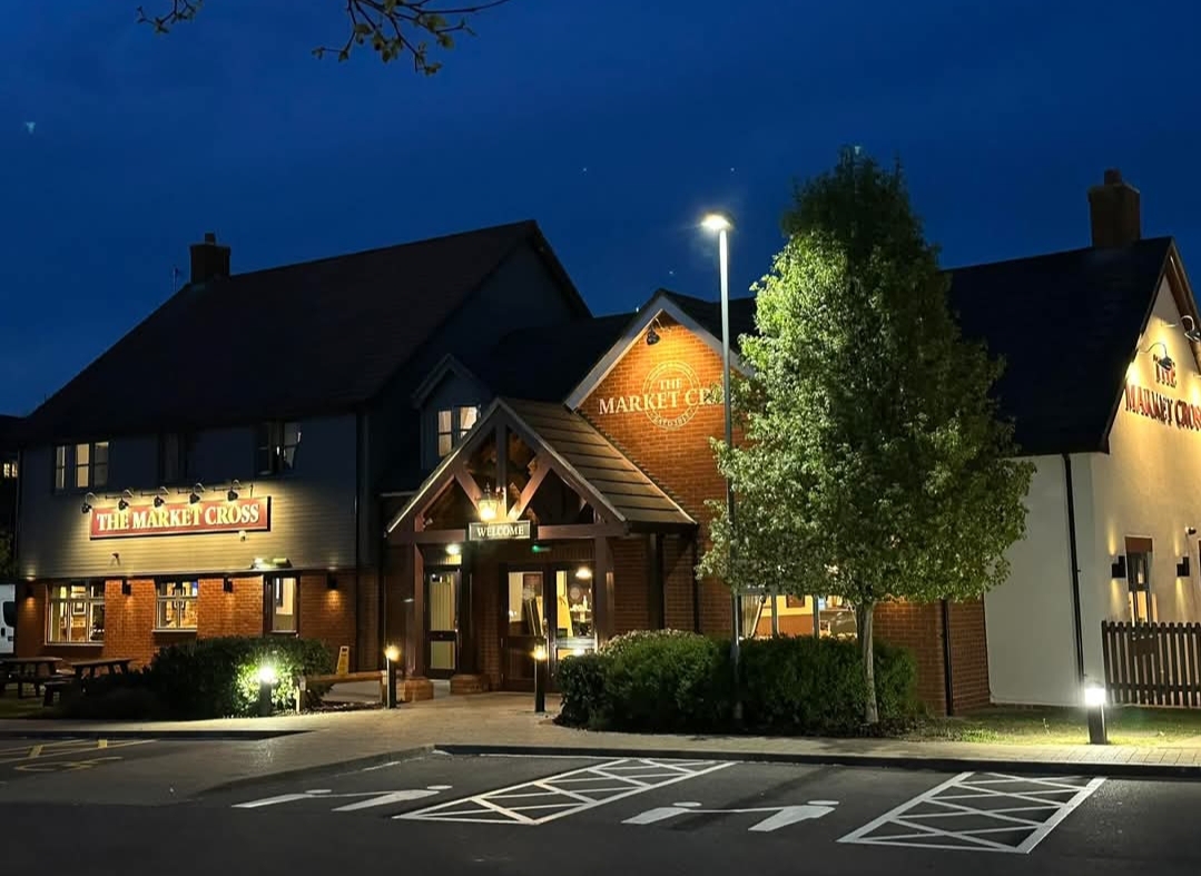 🪄 Free Children’s Magic Show at The Market Cross in Dunstable  - Event Image 2 April 21, 2025 12:00 PM