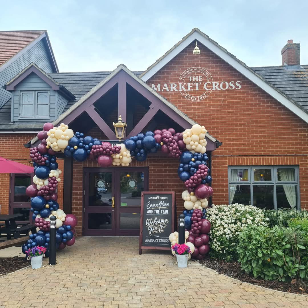 🎤 Karaoke at The Market Cross in Dunstable - Free entry! - Event Image 2 April 25, 2025 08:00 PM
