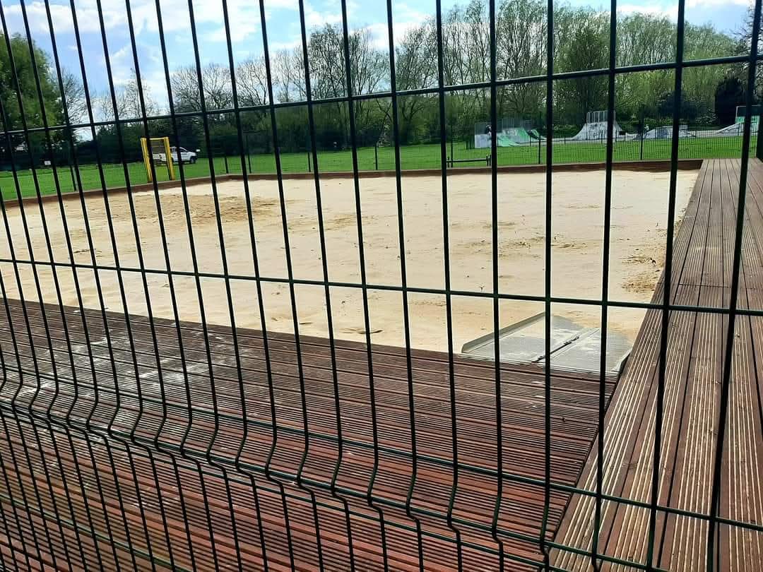💦 Leighton Buzzard Splash Park - Parsons Close at Parson's Close Recreation Ground, Leighton Buzzard LU7 1SD | Baby/Toddlers, Family, Free, Fun, Kids, Outdoor, Play Area, Recurring | Suitable for: Accessible, Children, Family, Toilets 💦 Leighton Buzzard Splash Park - Parsons Close - Event Image 10 May 10, 2025 10:00 AM