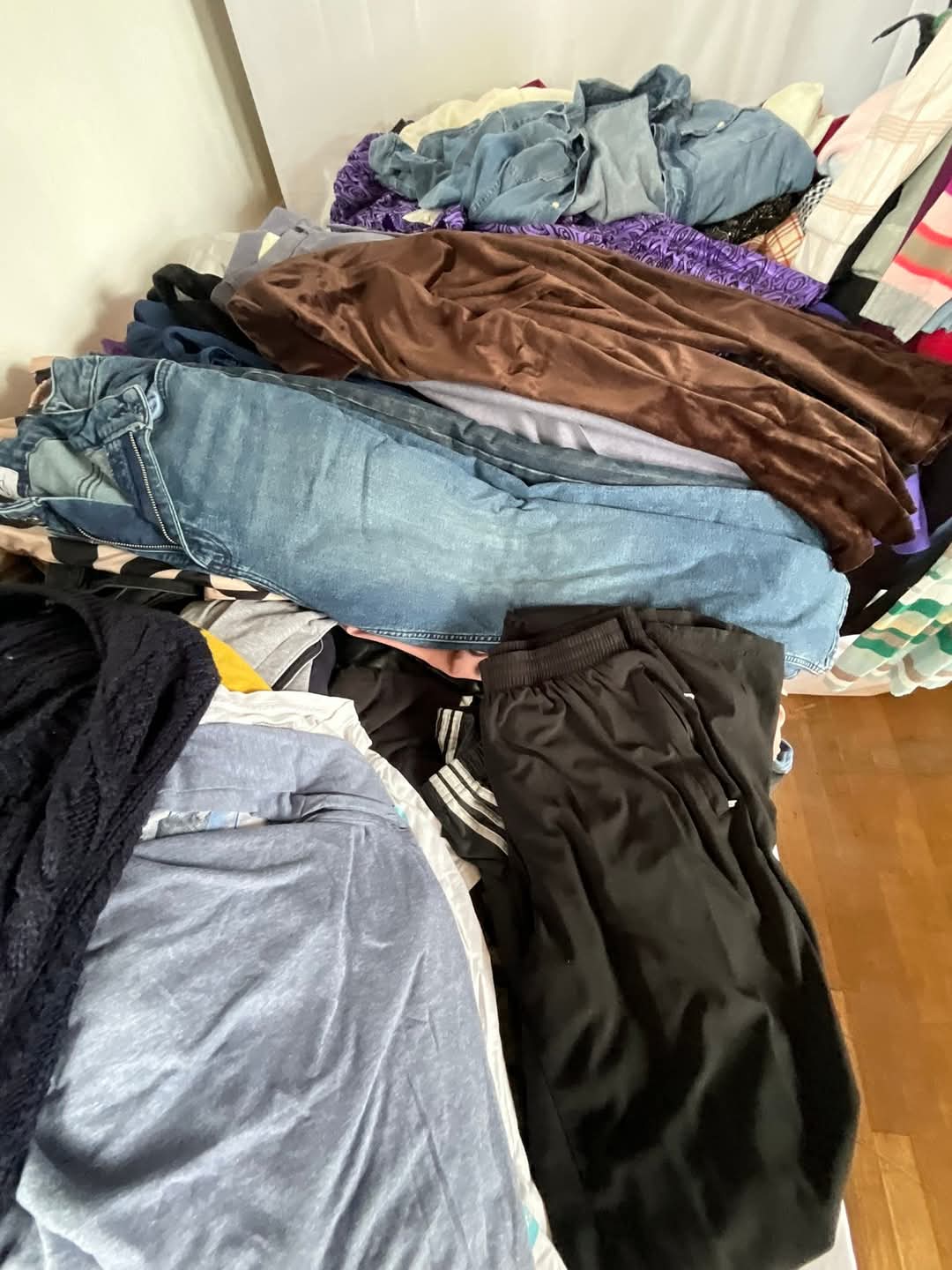 🛍 Emmaus Jumble Sale (clothing all £1.00 each) - Carlton - Event Image 3 April 26, 2025 10:00 AM