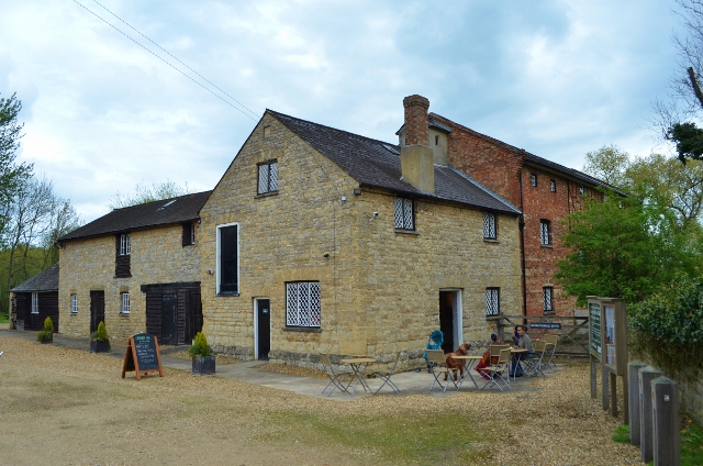 🌸 Bromham Mill Artisan Fair - MAY 2025 at Bromham Mill, Bridge End, Bromham, Bedford, MK43 8LP | Craft Fair, Entertainment, Food/Drink, Indoor, Adults, Free Entry, Outdoor | Suitable for: Parking Onsite, Toilets, Family 🌸 Bromham Mill Artisan Fair - MAY 2025 - Event Image 2 May 04, 2025 10:00 AM