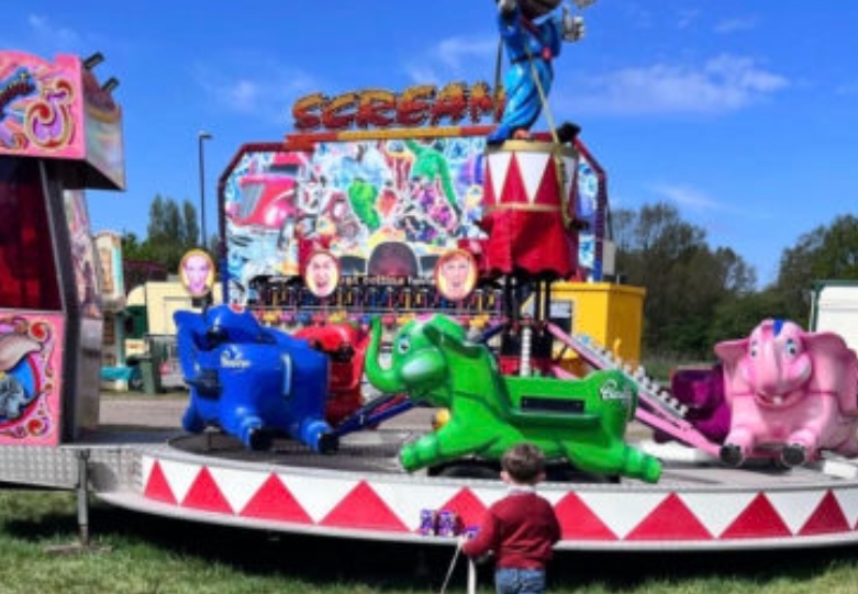 🎠 Towcester Racecourse Family Fun Day (FREE FUN FAIR for kids - tickets needed) at Towcester Racecourse, London Rd, Towcester NN12 6LB | Activities, Adults, Advance Booking, Entertainment, Family, Food/Drink, Free, Free Entry, Fun, Fun Fair, Kids, Outdoor, Social, Stalls, Ticket Event, Teens, Animals | Suitable for: Children, Family, Toilets, Free Parking, Parking Onsite, Accessible 🎠 Towcester Racecourse Family Fun Day (FREE FUN FAIR for kids - tickets needed) - Event Image 5 June 01, 2025 12:00 PM