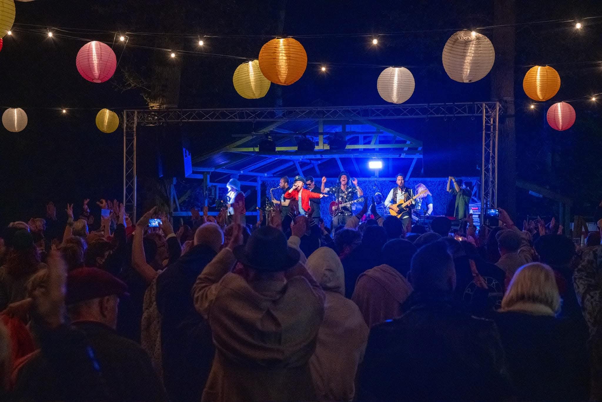 🎊 Twinwood Festival 2025 (🏕 Camping available) at Twinwood Road,
Clapham, Beds, MK41 6AB | Activities, Adults, Advance Booking, Attractions, Comedy, Date Idea, Entertainment, Family, Food/Drink, Fun, History & Heritage, Indoor, Music, Nightlife, Outdoor, Rainy Days, Social, Stalls, Ticket Event, Overnight, Teens | Suitable for: Accessible, Family, Free Parking, Toilets, Wheelchair Friendly, Blue Badge Parking 🎊 Twinwood Festival 2025 (🏕 Camping available) - Event Image 2 August 22, 2025 10:30 AM