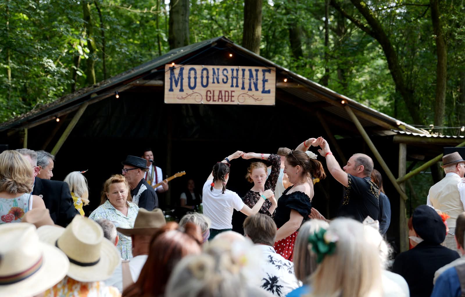 🎊 Twinwood Festival 2025 (🏕 Camping available) at Twinwood Road,
Clapham, Beds, MK41 6AB | Activities, Adults, Advance Booking, Attractions, Comedy, Date Idea, Entertainment, Family, Food/Drink, Fun, History & Heritage, Indoor, Music, Nightlife, Outdoor, Rainy Days, Social, Stalls, Ticket Event, Overnight, Teens | Suitable for: Accessible, Family, Free Parking, Toilets, Wheelchair Friendly, Blue Badge Parking 🎊 Twinwood Festival 2025 (🏕 Camping available) - Event Image 11 August 22, 2025 10:30 AM
