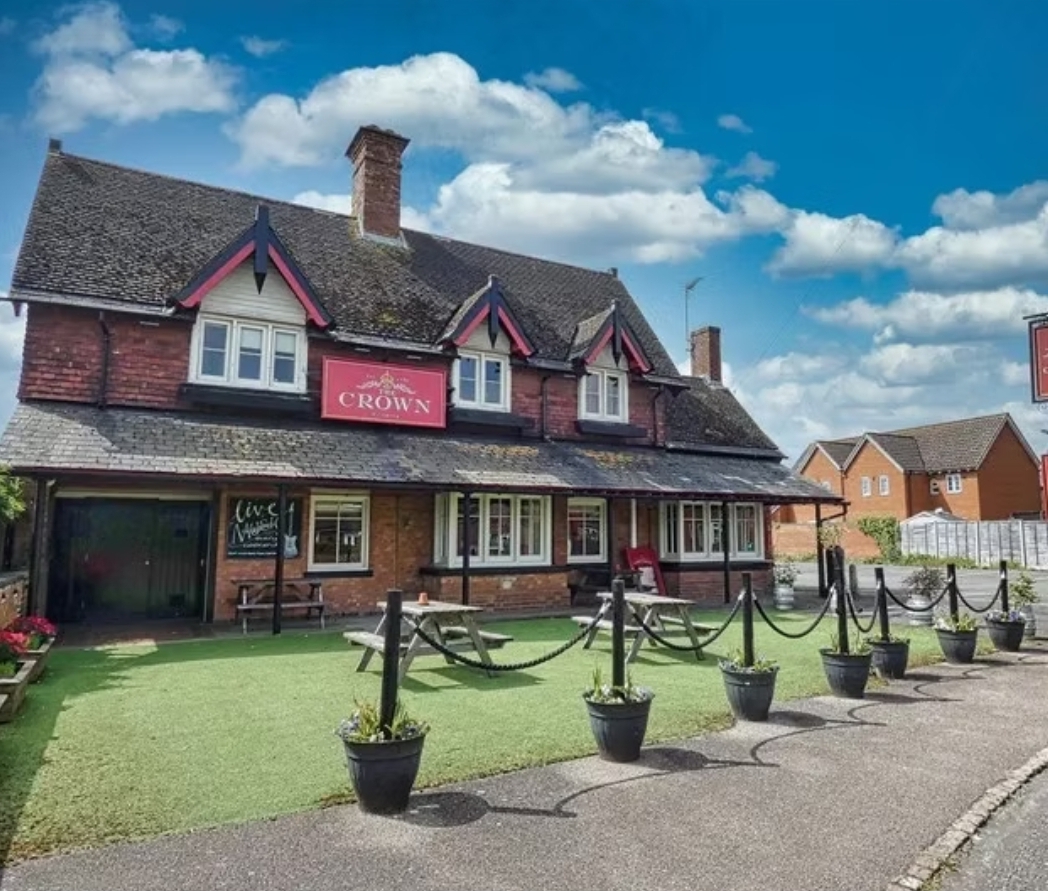 🎨🥂 Sip & Paint - The Crown, Flitwick (Free entry) - Event Image 2 June 20, 2025 07:30 PM