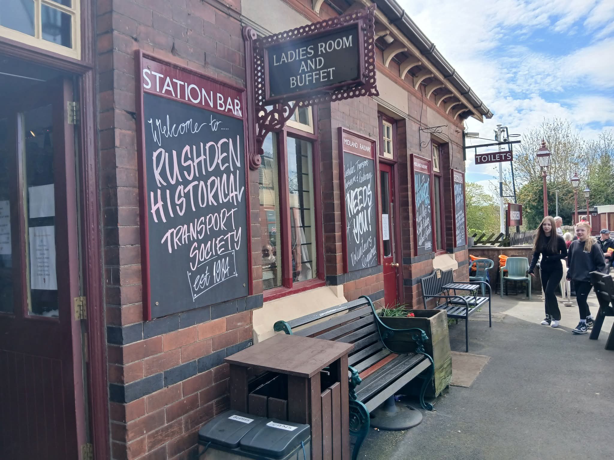 🍻 Sausage & Cider Festival 2025 - Rushden Station Bar at Rushden Historical Transport Society, Rushden Station, Station Approach, Rushden, Northamptonshire, NN10 0AW | Adults, Automotive, Entertainment, Family, Food/Drink, Free Entry, History & Heritage, Music, Nightlife, Pubs / Restaurants, Social | Suitable for: Accessible, Family, Free Parking, Toilets 🍻 Sausage & Cider Festival 2025 - Rushden Station Bar - Event Image 4 July 27, 2025 12:00 PM