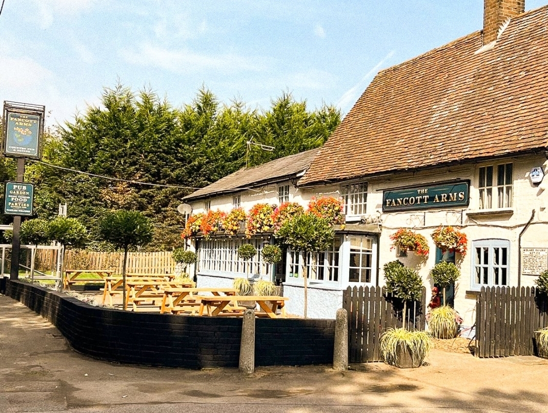 🎉 FanFest 2025 - Fancott Arms, Toddington at Fancott Arms, Luton Rd, Fancott,
Toddington, Dunstable, Bedfordshire
LU5 6HT | Activities, Adults, Advance Booking, Date Idea, Entertainment, Family, Food/Drink, Fun, Half Term, Kids, Music, Nightlife, Outdoor, Play Area, Play Parks, Pubs / Restaurants, Ticket Event | Suitable for: Children, Family, Free Parking, Parking Onsite, Toilets 🎉 FanFest 2025 - Fancott Arms, Toddington - Event Image 3 August 02, 2025 12:00 PM