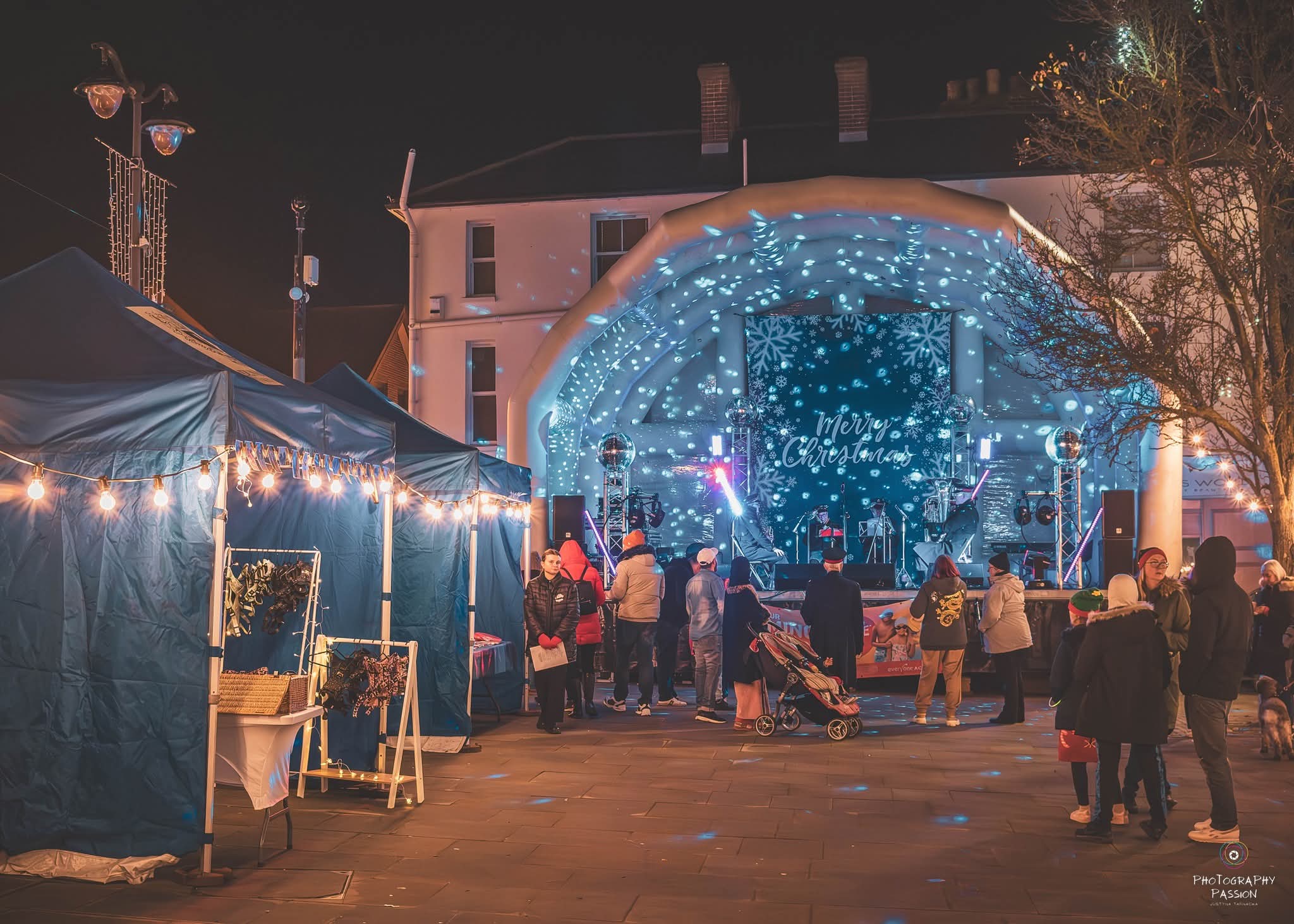 ✨️ Twilight Christmas Market 2025 - Dunstable at The Square
Dunstable, LU6 3SN | Adults, Christmas, Date Idea, Entertainment, Family, Food/Drink, Free Entry, Kids, Market, Music, Nightlife, Outdoor, Craft Fair, Stalls, Seasonal | Suitable for: Children, Family ✨️ Twilight Christmas Market 2025 - Dunstable - Event Image 2 December 12, 2025 03:00 PM