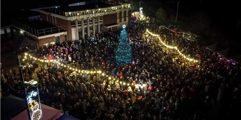 🎄 Ampthill Christmas Light Switch On - 2025 - Event Image 2 November 16, 2025 01:30 PM