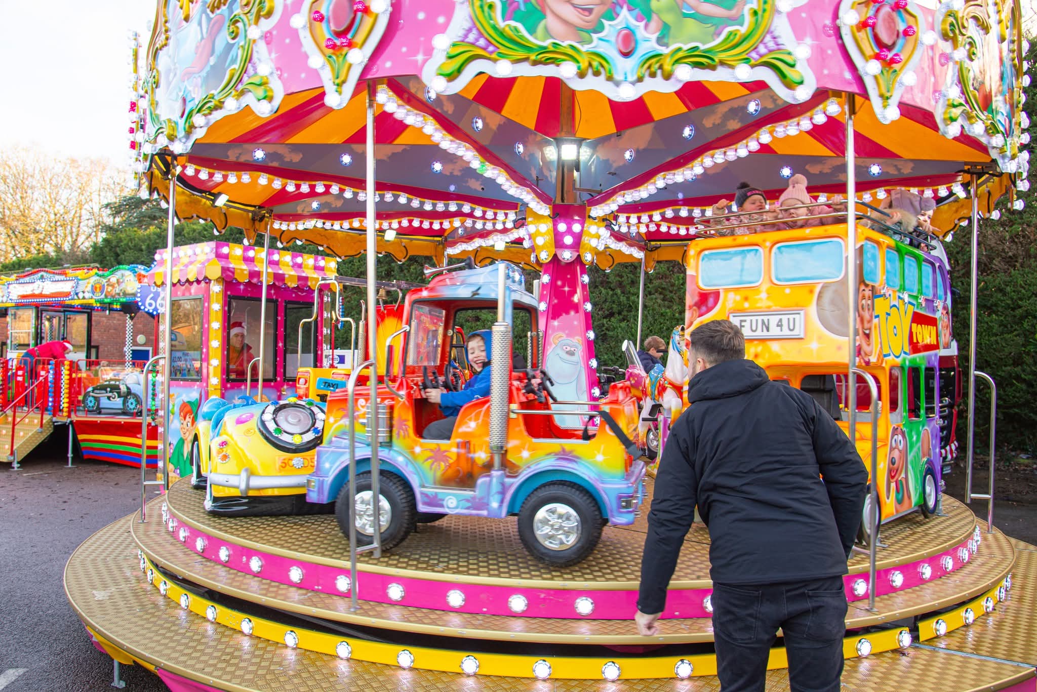 🎇 Fireworks at Oakley Sports & Social Club - 2025 - Event Image 3 November 01, 2025 05:00 PM