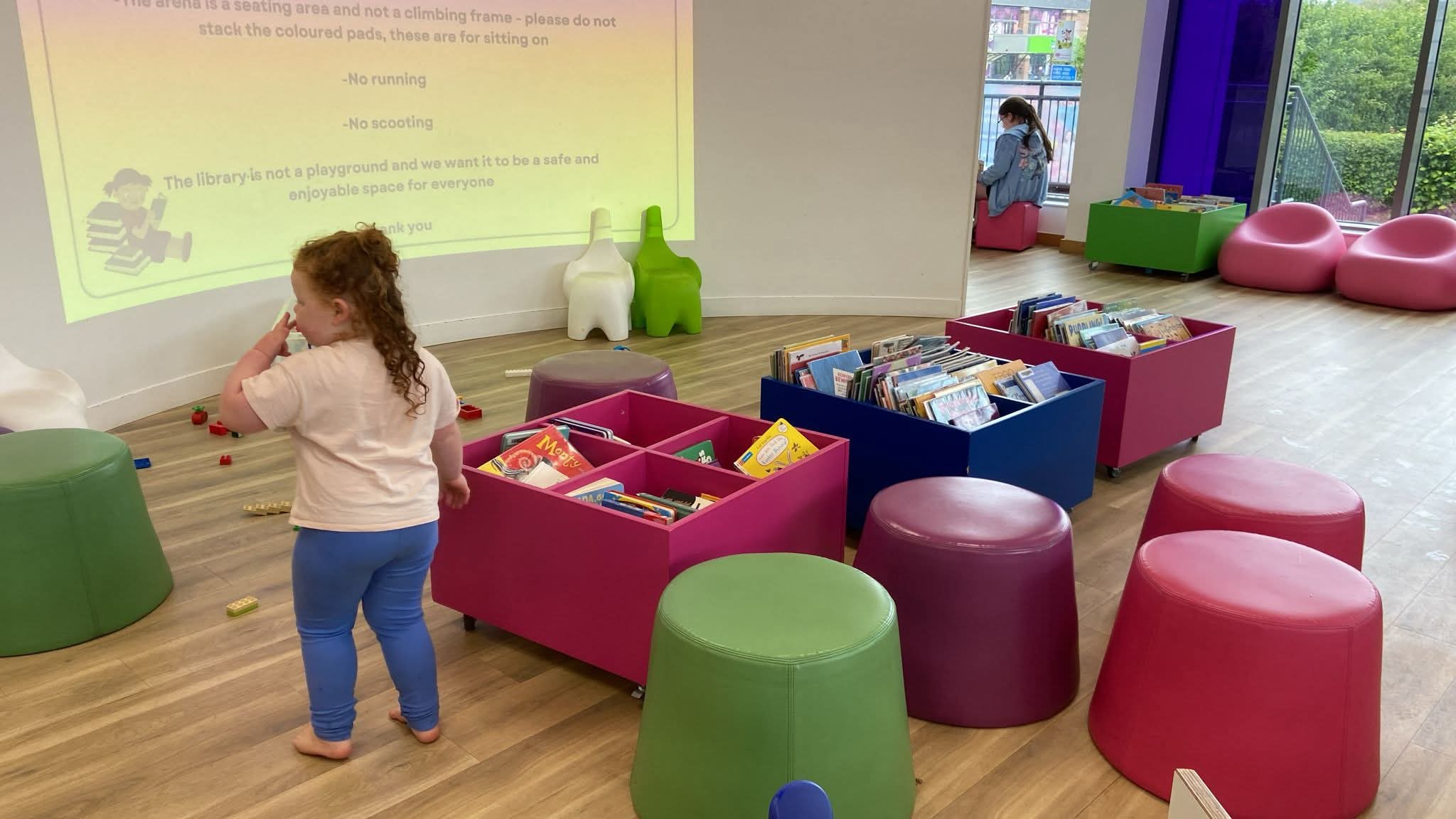 🎨 Free Messy Monday & MakerSpace - Dunstable Library at Dunstable Library, The Dunstable Centre, Dunstable, Bedfordshire LU5 4JD | Activities, Baby/Toddlers, Creative, Family, Free, Fun, Indoor, Kids, Play Parks, Rainy Days | Suitable for: Accessible, Children, Family, Toilets 🎨 Free Messy Monday & MakerSpace - Dunstable Library - Event Image 4 October 06, 2025 10:00 AM