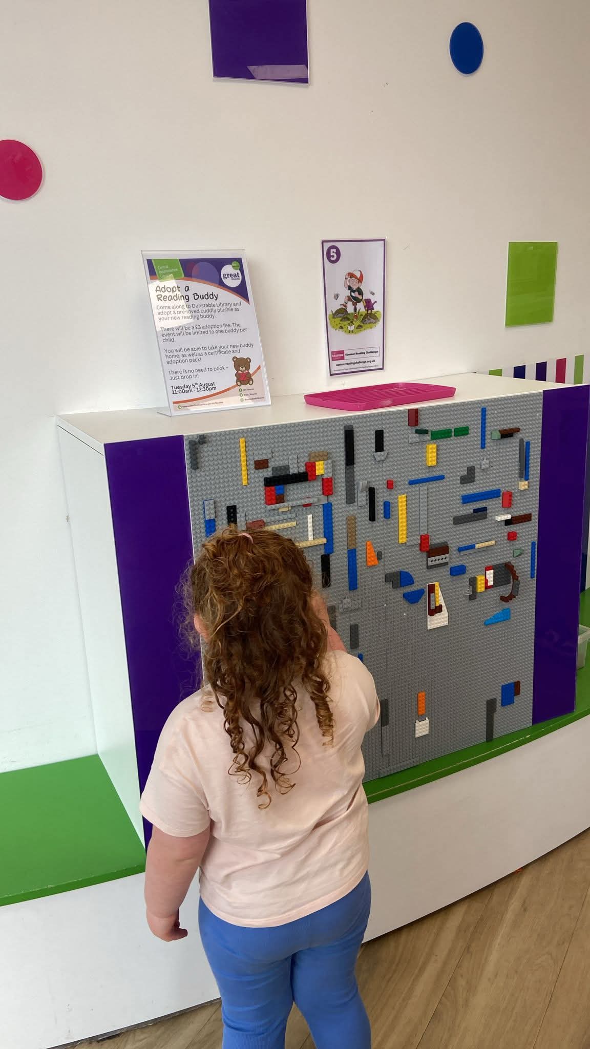 🎨 Free Messy Monday & MakerSpace - Dunstable Library at Dunstable Library, The Dunstable Centre, Dunstable, Bedfordshire LU5 4JD | Activities, Baby/Toddlers, Creative, Family, Free, Fun, Indoor, Kids, Play Parks, Rainy Days | Suitable for: Accessible, Children, Family, Toilets 🎨 Free Messy Monday & MakerSpace - Dunstable Library - Event Image 5 October 06, 2025 10:00 AM