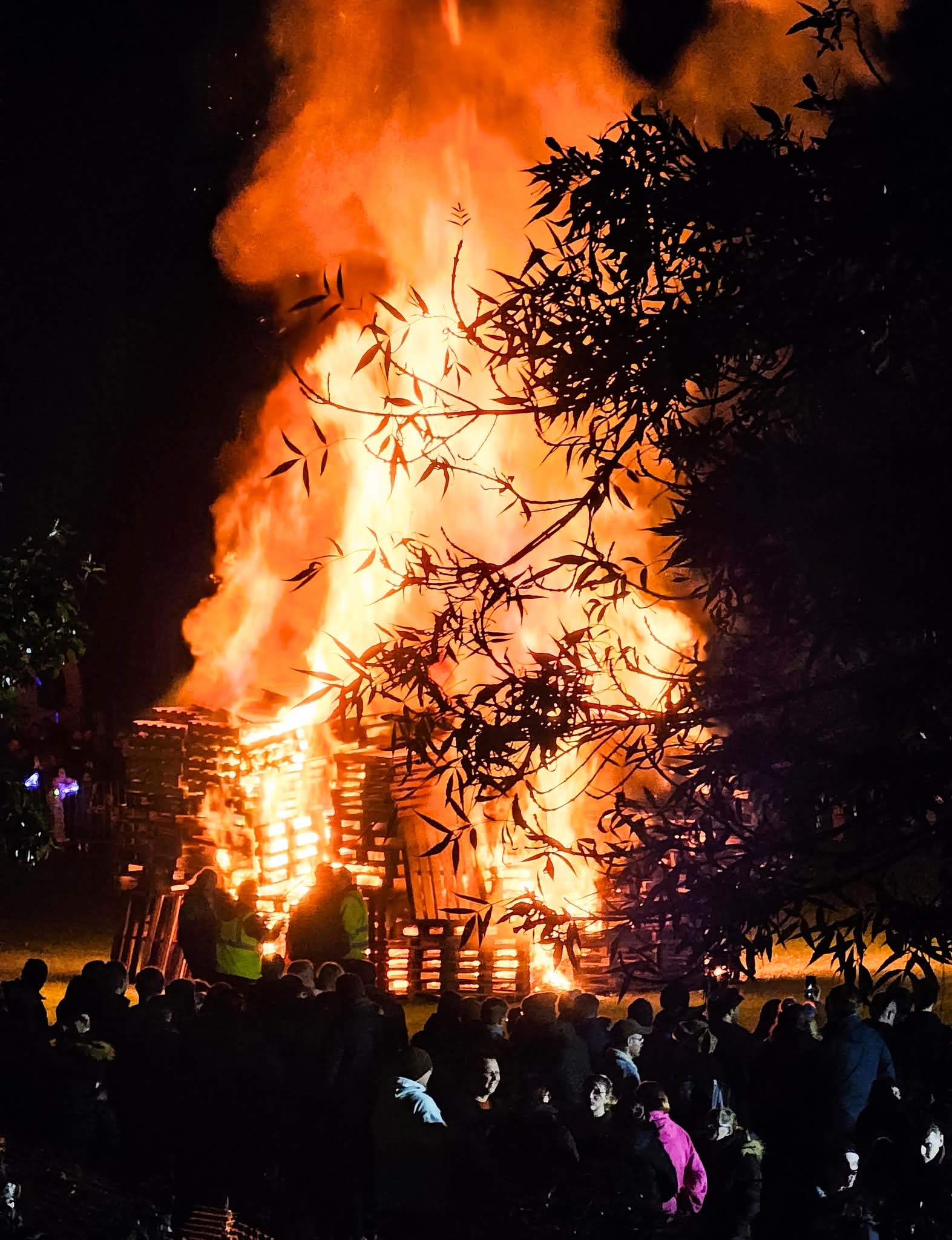 ๐ FREE Buckingham Bonfire & Fireworks 2025 - Bourton Park Paddockย Bourton Park at Bourton Park Paddockย Bourton Park, Buckingham, Buckinghamshire, MK18 7AB | Adults, Date Idea, Entertainment, Family, Free Entry, Fun, Kids, Nightlife, Outdoor, Parks, Teens, Annual, Attractions | Suitable for: Children, Family ๐ FREE Buckingham Bonfire & Fireworks 2025 - Bourton Park Paddockย Bourton Park - Event Image 2 November 01, 2025 06:00 PM