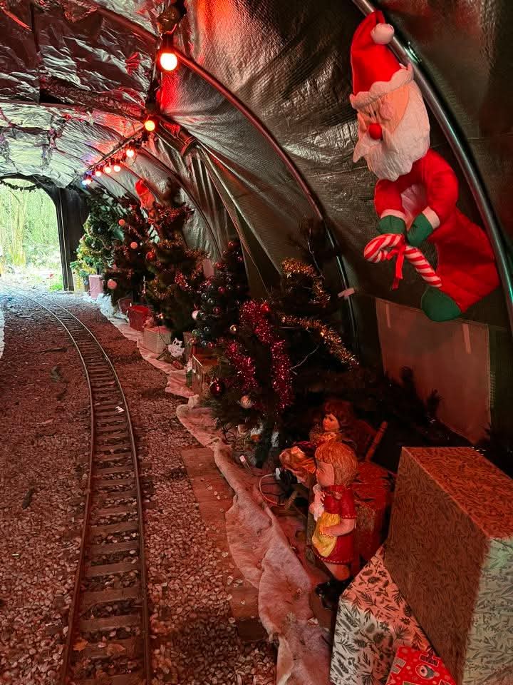 🎅🚂 Fancott Miniature Railway Santa Special 2025 - Event Image 2 December 14, 2025 01:00 PM