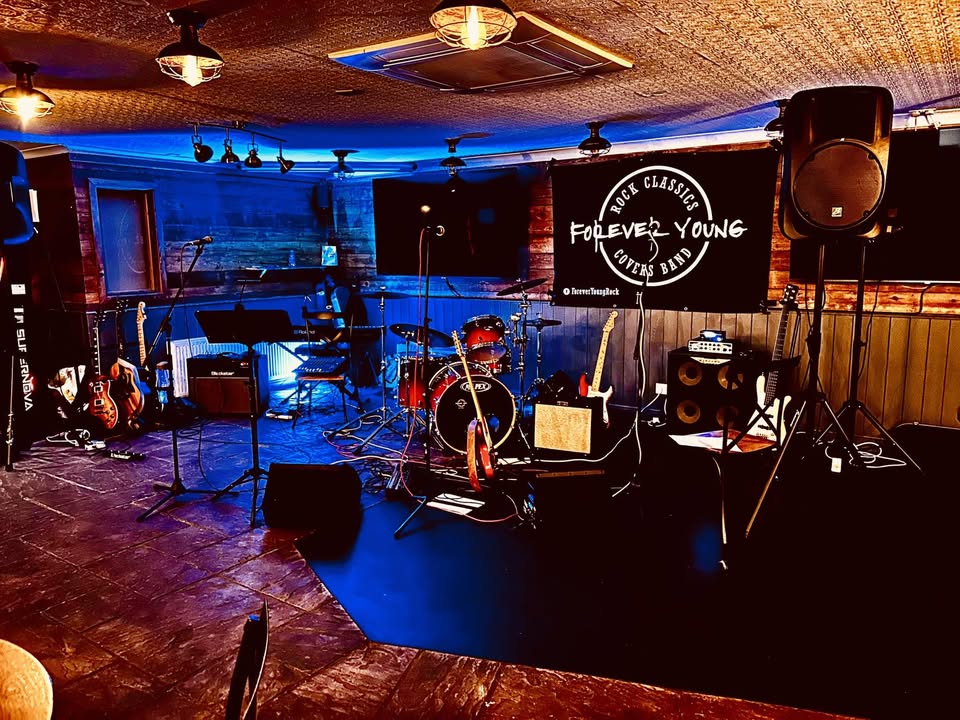 🎤 Forever Young - Wheatsheaf, Dunstable - January 31, 2026 08:30 PM at The Wheatsheaf, 82 High Street North, Dunstable LU6 1LH
