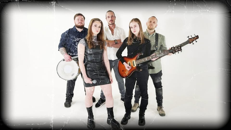 🎸 Fictus Live - Punk Goes Pop at The Golden Bell, Leighton Buzzard - August 08, 2026 08:30 PM at The Golden Bell, 5 Church Square, Leighton Buzzard, Bedfordshire, LU7 1AE